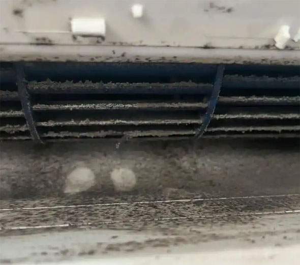 耿马空调吹的风有股烧焦味是怎么回事